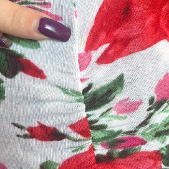 Floral V-Neck Top w/ open sleeves - Picture 7 of 7